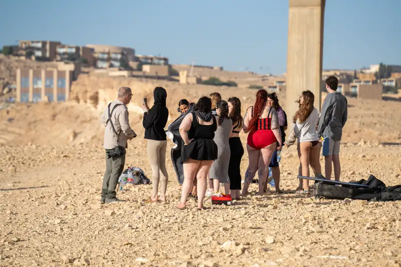 רגע מסדנת צילום של צמצם